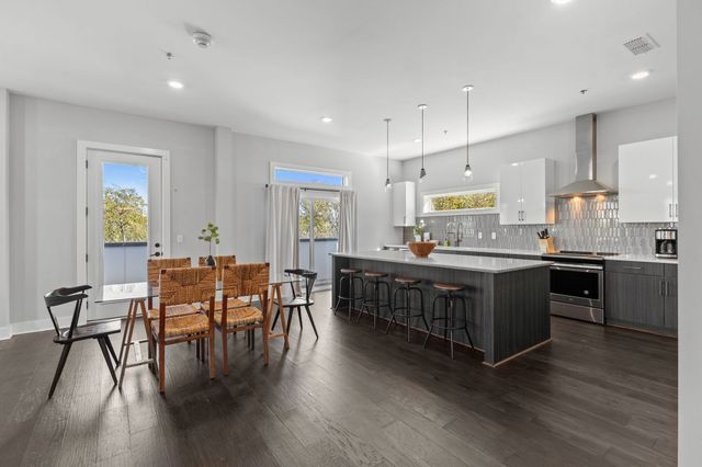 1224 2nd Ave S Apt 302, Nashville, TN 37210