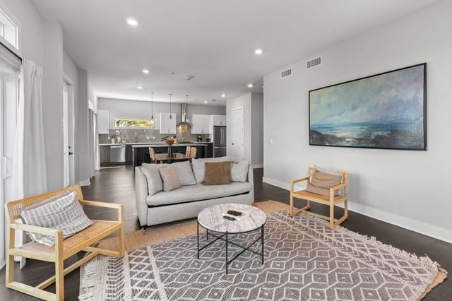 1224 2nd Ave S Apt 302, Nashville, TN 37210