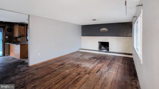 341 JEFFERSON ST, Carneys Point, NJ 08069