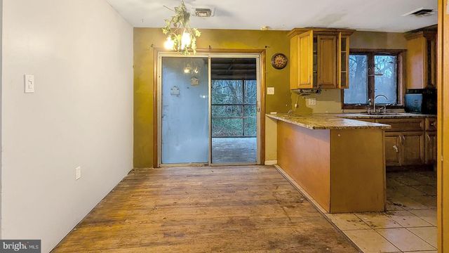 341 JEFFERSON ST, Carneys Point, NJ 08069