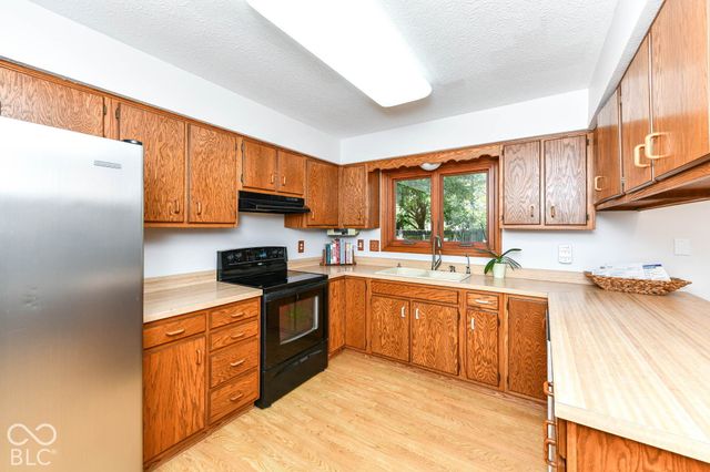 10030 Beam Ridge Drive, Indianapolis, IN 46256