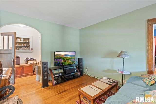 3302 38TH Avenue, Moline, IL 61265