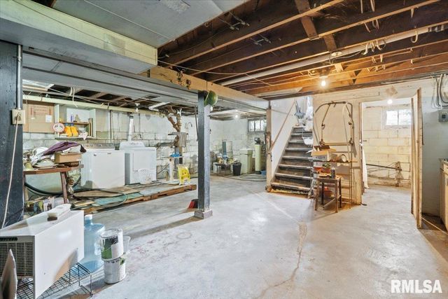 3302 38TH Avenue, Moline, IL 61265