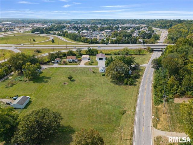 3302 38TH Avenue, Moline, IL 61265