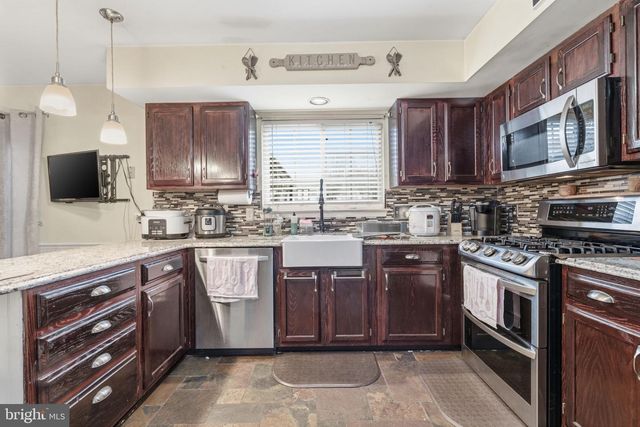 4050 YORKTOWN DR, Upper Chichester, PA 19061
