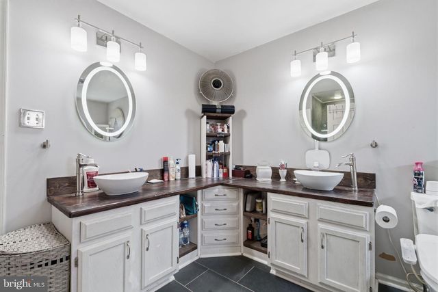 4050 YORKTOWN DR, Upper Chichester, PA 19061