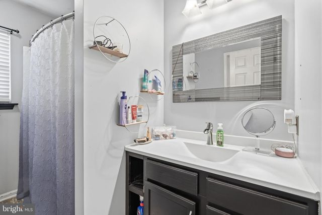 4050 YORKTOWN DR, Upper Chichester, PA 19061