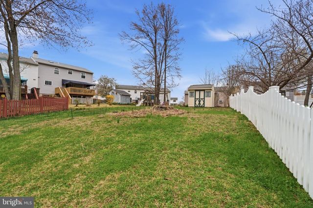 4050 YORKTOWN DR, Upper Chichester, PA 19061