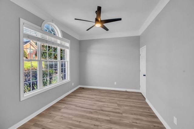 5504 Brookshire Dr, Nashville, TN 37211