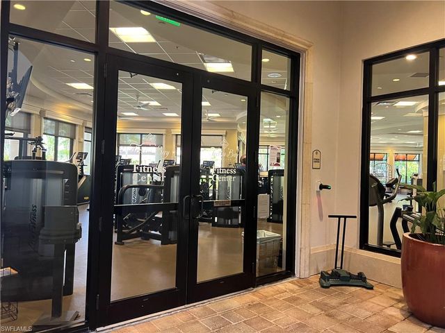 9727 Acqua CT 418, Naples, FL 34113
