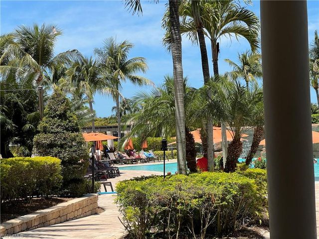 9727 Acqua CT 418, Naples, FL 34113