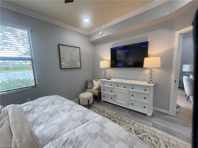9727 Acqua CT 418, Naples, FL 34113