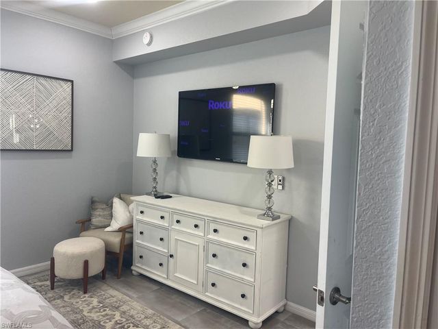 9727 Acqua CT 418, Naples, FL 34113
