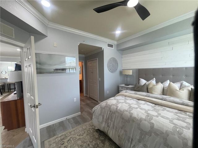 9727 Acqua CT 418, Naples, FL 34113
