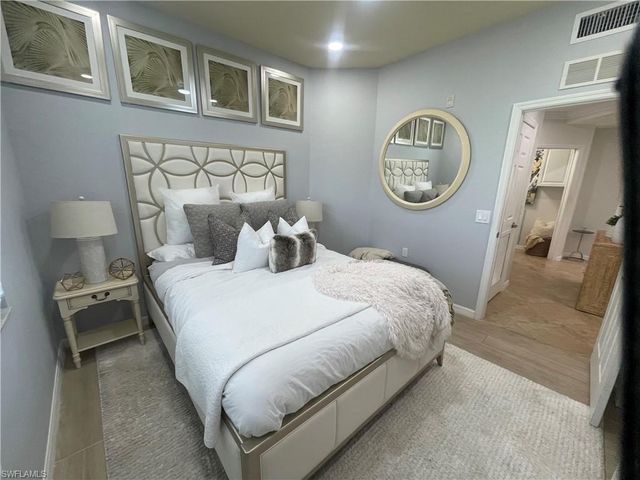 9727 Acqua CT 418, Naples, FL 34113