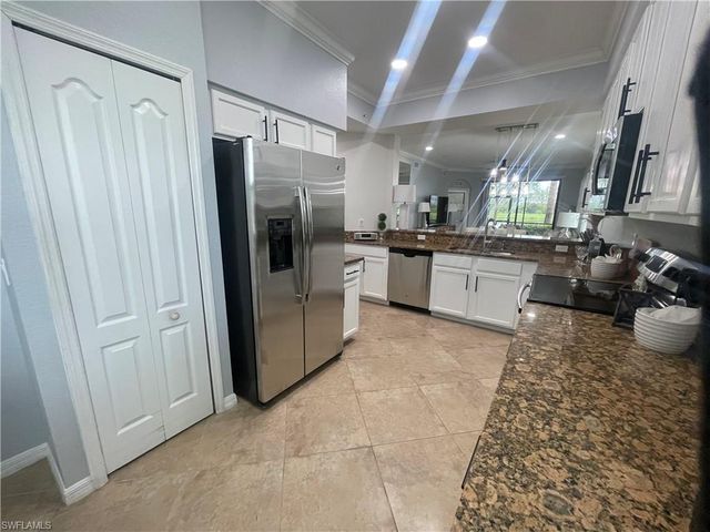 9727 Acqua CT 418, Naples, FL 34113