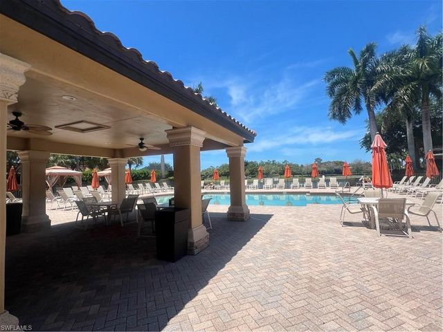 9727 Acqua CT 418, Naples, FL 34113