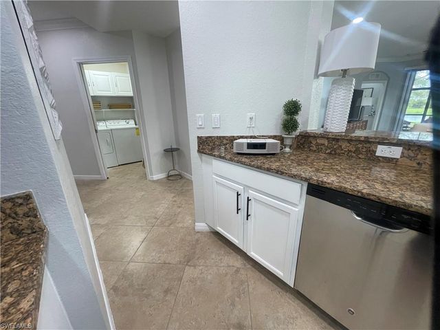 9727 Acqua CT 418, Naples, FL 34113