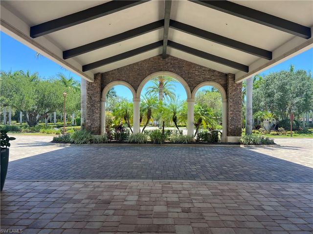 9727 Acqua CT 418, Naples, FL 34113