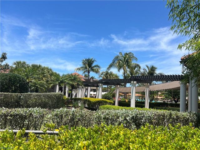 9727 Acqua CT 418, Naples, FL 34113