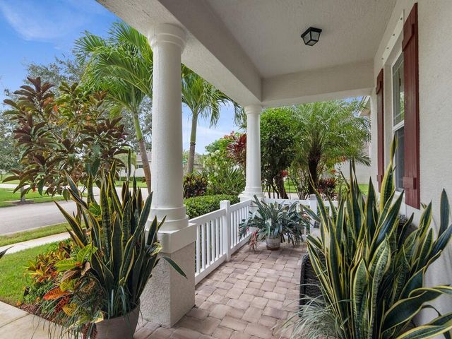 1425 Bunker Court, Vero Beach, FL 32966