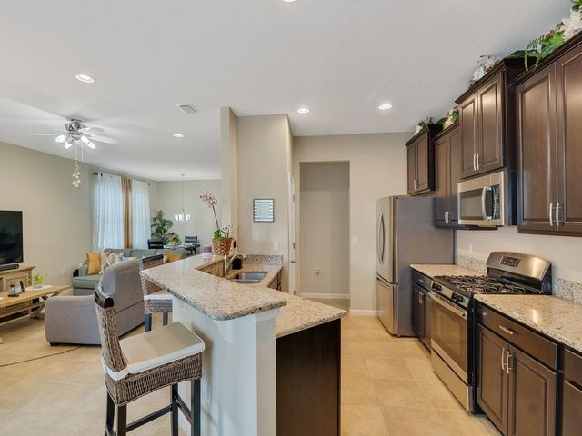 1425 Bunker Court, Vero Beach, FL 32966