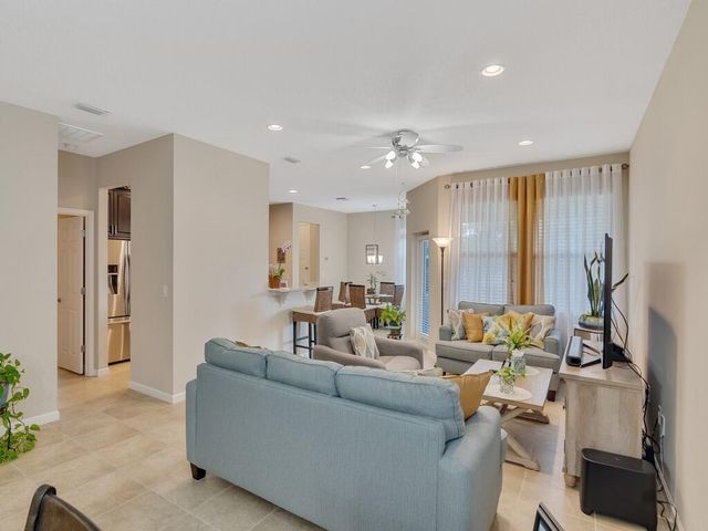 1425 Bunker Court, Vero Beach, FL 32966