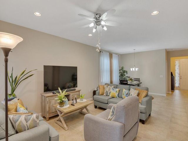 1425 Bunker Court, Vero Beach, FL 32966