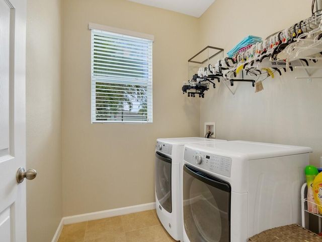1425 Bunker Court, Vero Beach, FL 32966