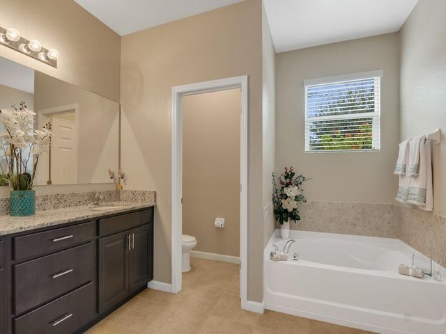 1425 Bunker Court, Vero Beach, FL 32966