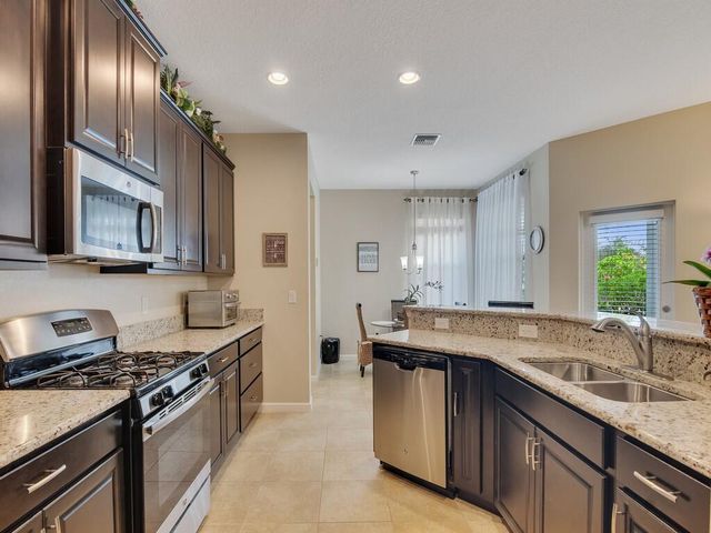 1425 Bunker Court, Vero Beach, FL 32966