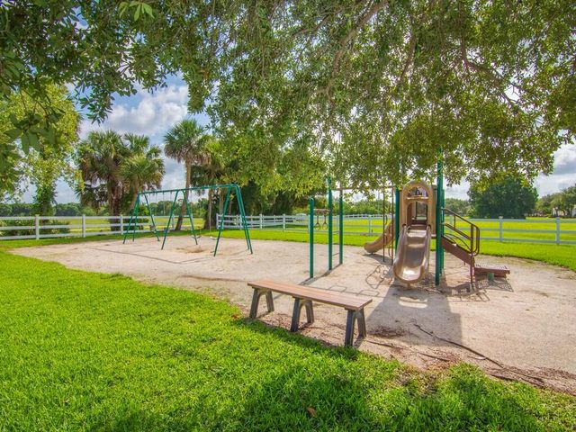 1425 Bunker Court, Vero Beach, FL 32966
