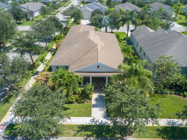1425 Bunker Court, Vero Beach, FL 32966