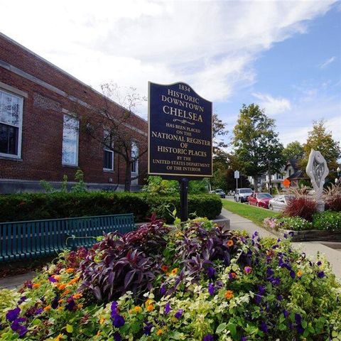 859 Greystone Drive, Chelsea, MI 48118