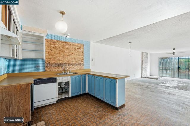 26 Polaris Dr, Pittsburg, CA 94565