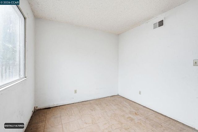 26 Polaris Dr, Pittsburg, CA 94565