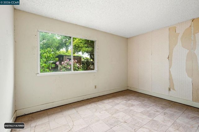 26 Polaris Dr, Pittsburg, CA 94565