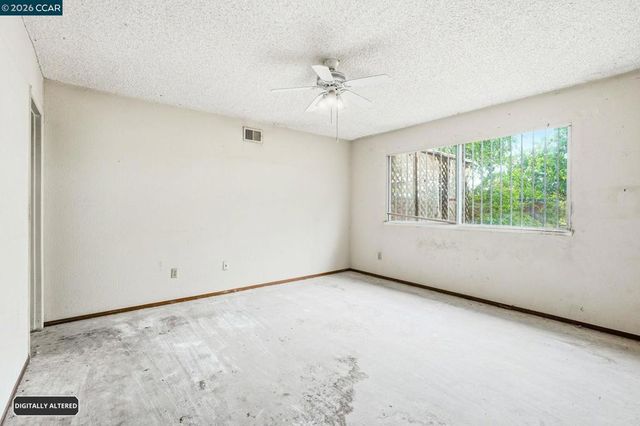26 Polaris Dr, Pittsburg, CA 94565