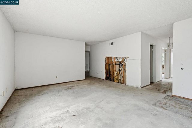 26 Polaris Dr, Pittsburg, CA 94565