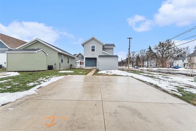 2120 Willard Avenue SE, Grand Rapids, MI 49507
