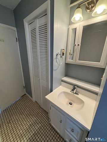 11 Roberts Street 2, Bristol, CT 06010