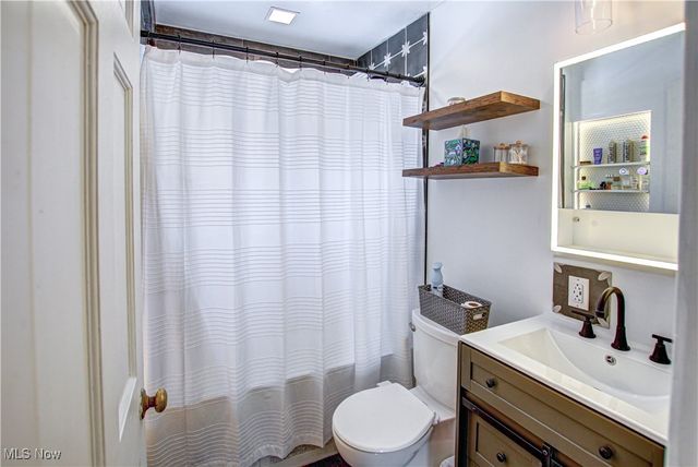 7630 S Eastland Road, Berea, OH 44017