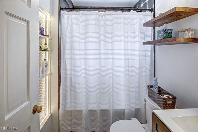 7630 S Eastland Road, Berea, OH 44017