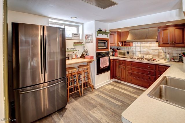 7630 S Eastland Road, Berea, OH 44017