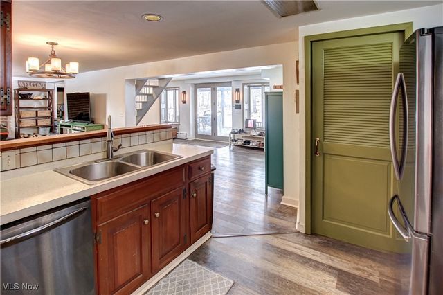 7630 S Eastland Road, Berea, OH 44017