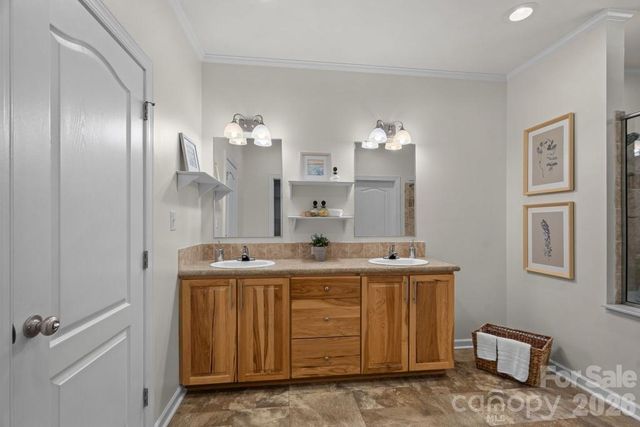 10429 Starwood Drive, Charlotte, NC 28215