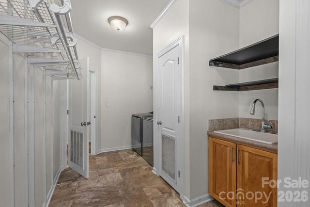 10429 Starwood Drive, Charlotte, NC 28215