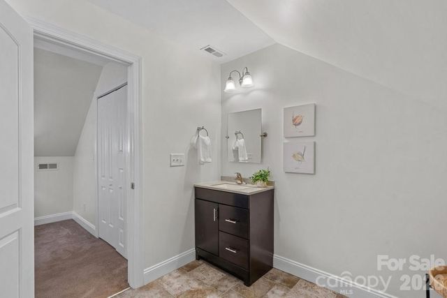 10429 Starwood Drive, Charlotte, NC 28215