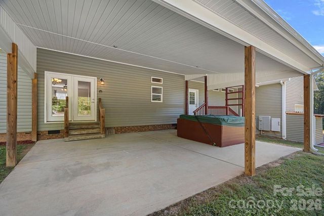 10429 Starwood Drive, Charlotte, NC 28215
