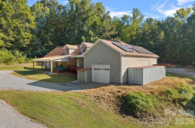 10429 Starwood Drive, Charlotte, NC 28215